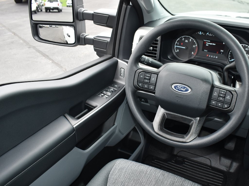 2025 Ford F-350 XLT photo 12