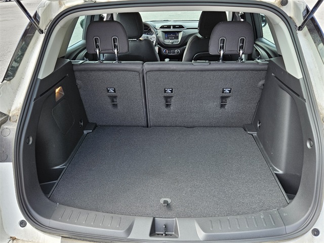 2023 Chevrolet Trailblazer LS photo 11