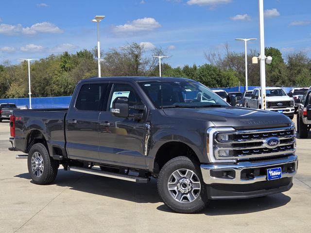 2026 Ford F-250 Lariat photo 2