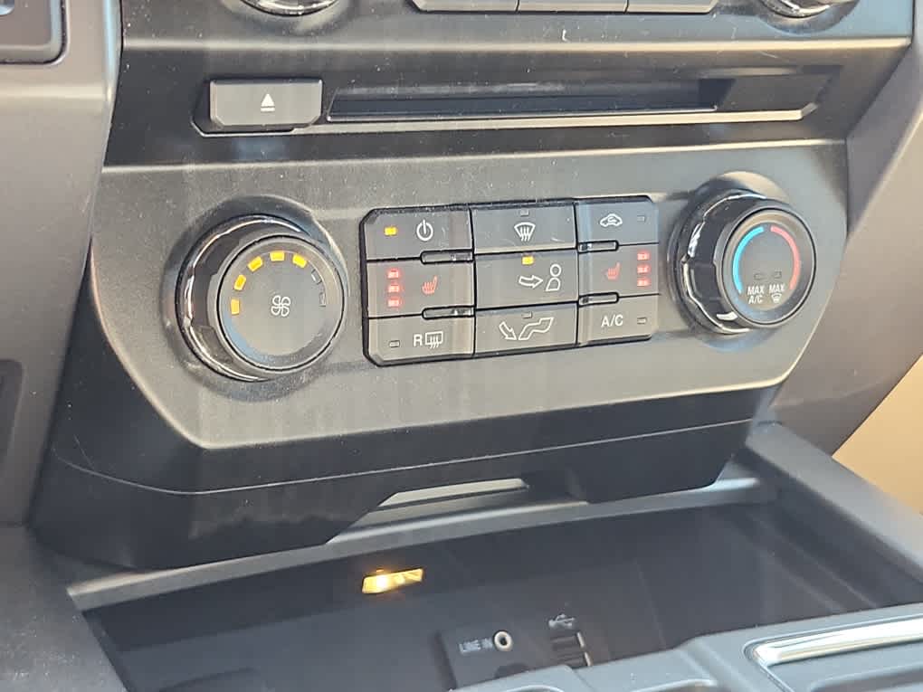 2015 Ford F-150 XLT photo 13