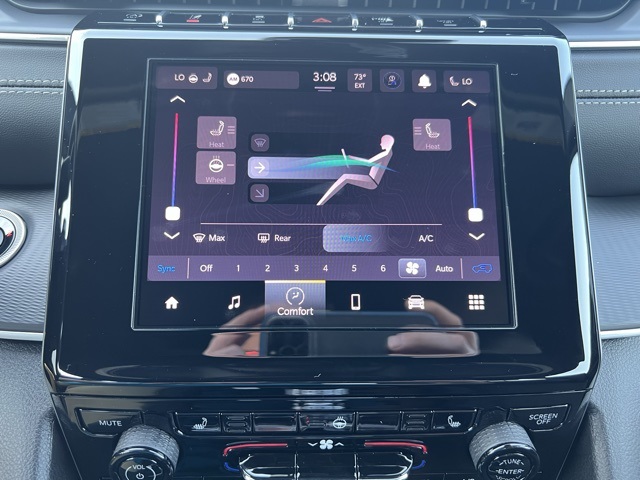 2025 Jeep Grand Cherokee Altitude photo 13