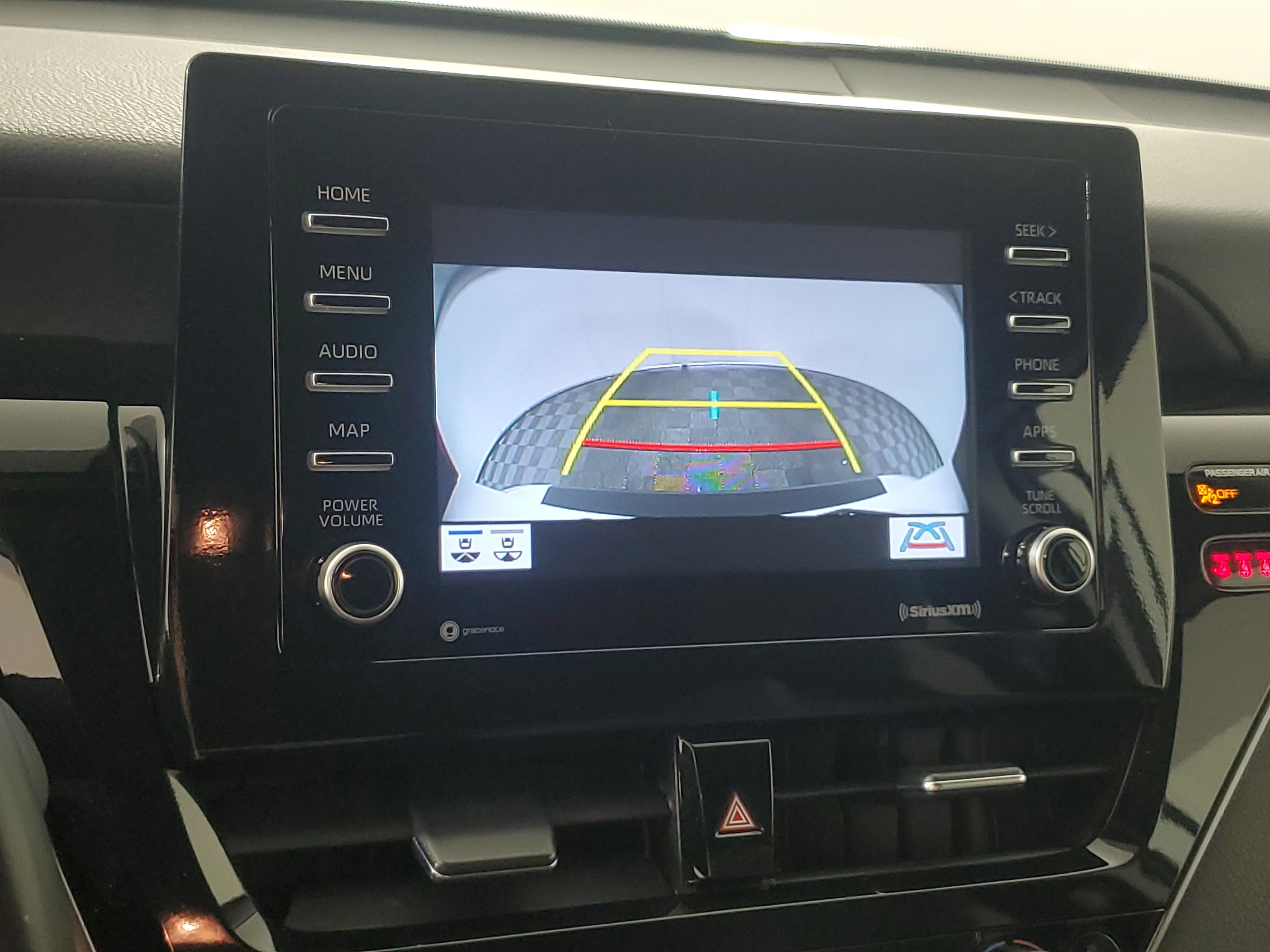 2024 Toyota Camry Hybrid SE photo 2