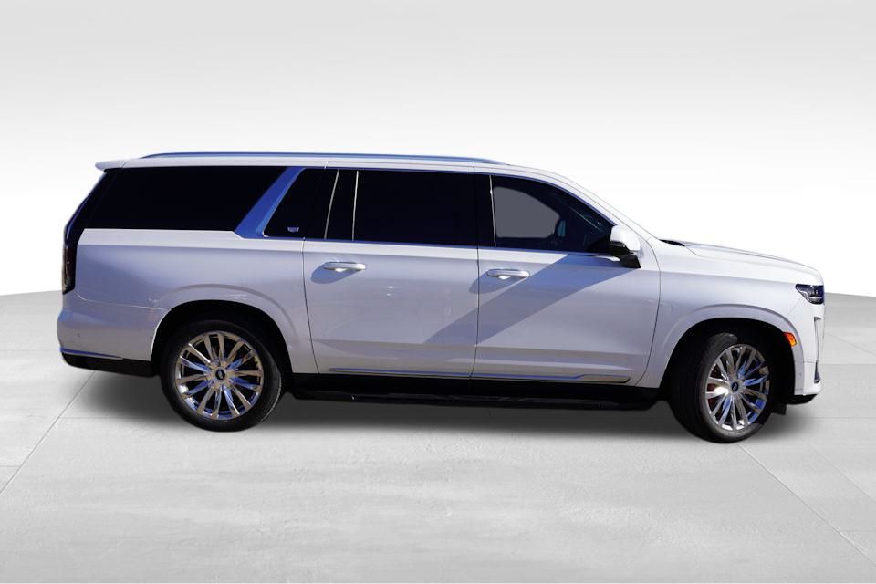 2022 Cadillac Escalade ESV Premium Luxury photo 2