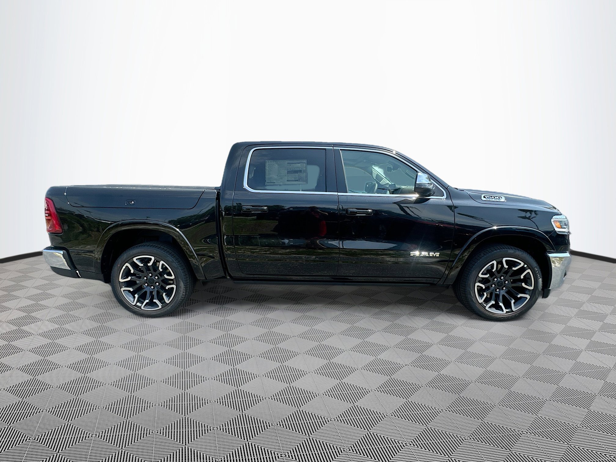 2025 Ram 1500 Longhorn photo 3