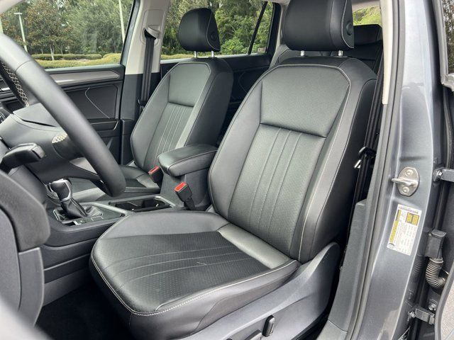 2022 Volkswagen Tiguan SE photo 3