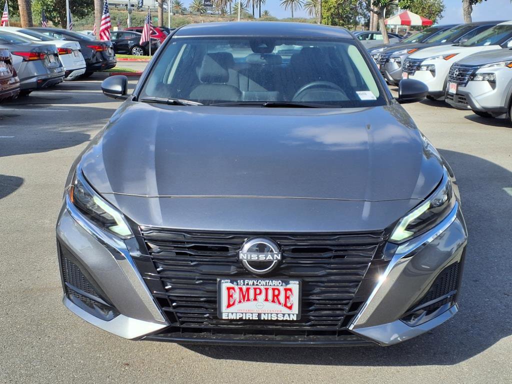 2025 Nissan Altima S photo 2