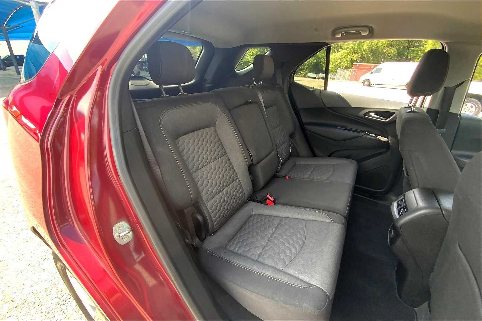 2018 Chevrolet Equinox LT photo 17