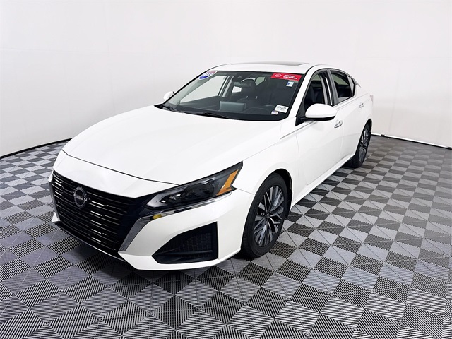 2023 Nissan Altima 2.5 SV photo 3