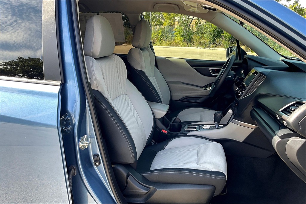 2022 Subaru Forester Base photo 6