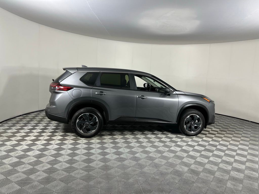 2024 Nissan Rogue SV photo 2