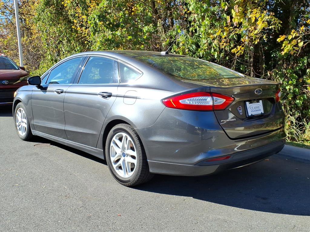 2015 Ford Fusion SE photo 4