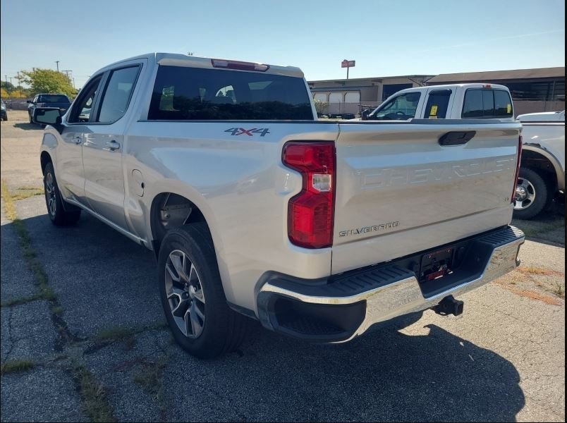 2022 Chevrolet Silverado 1500 LT photo 4