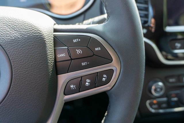 2022 Jeep Cherokee Limited photo 18