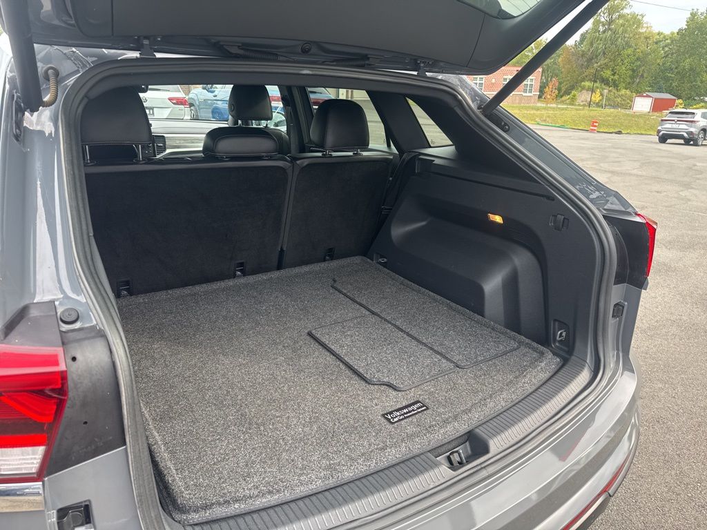 2022 Volkswagen Atlas Cross Sport SE Technology photo 14