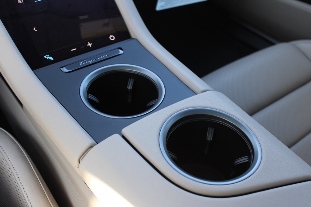 2025 Porsche Taycan 4S photo 23