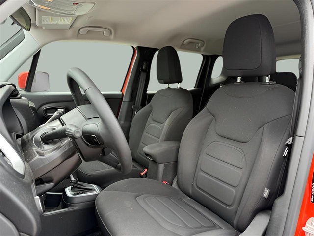 2021 Jeep Renegade Latitude photo 2