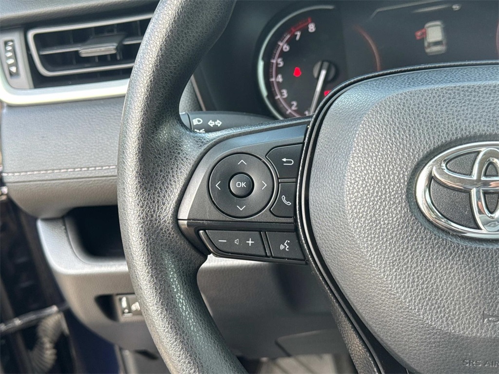 2024 Toyota RAV4 XLE photo 22