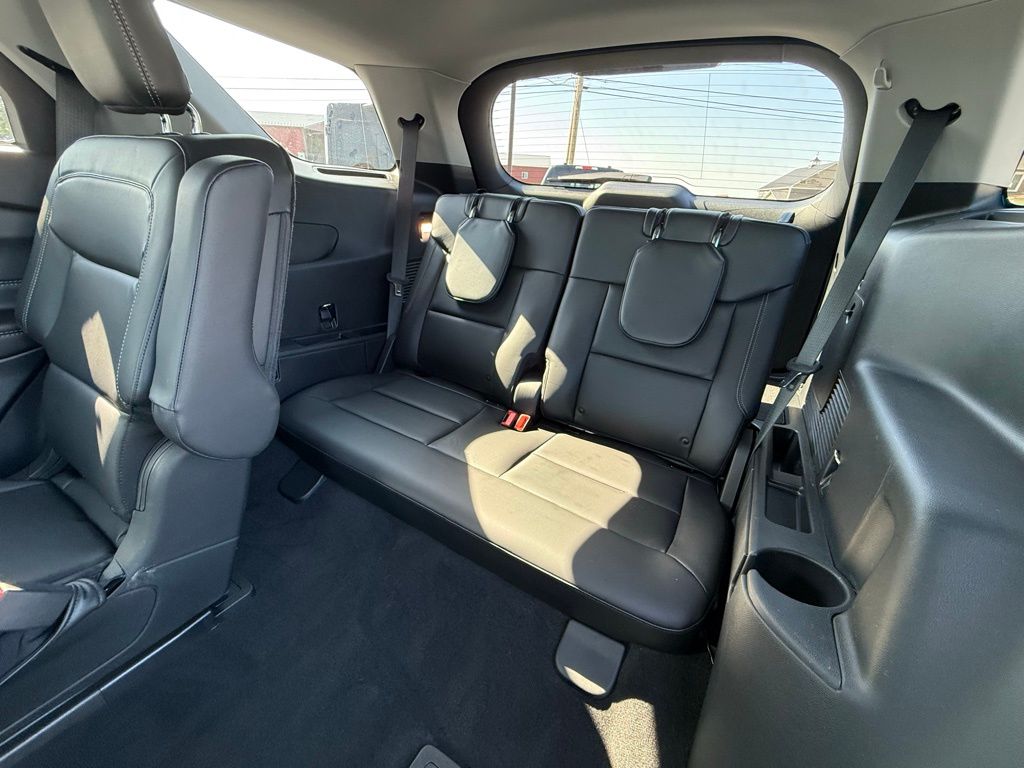 2023 Ford Explorer XLT photo 27