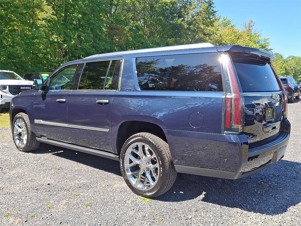 2020 Cadillac Escalade ESV Premium Luxury photo 2