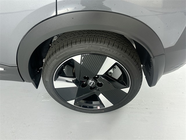2025 Nissan Kicks SR photo 29