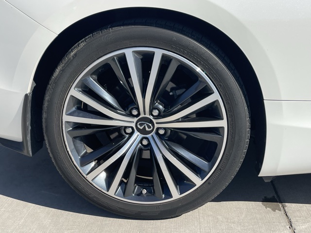 2022 Infiniti Q60 Luxe photo 5