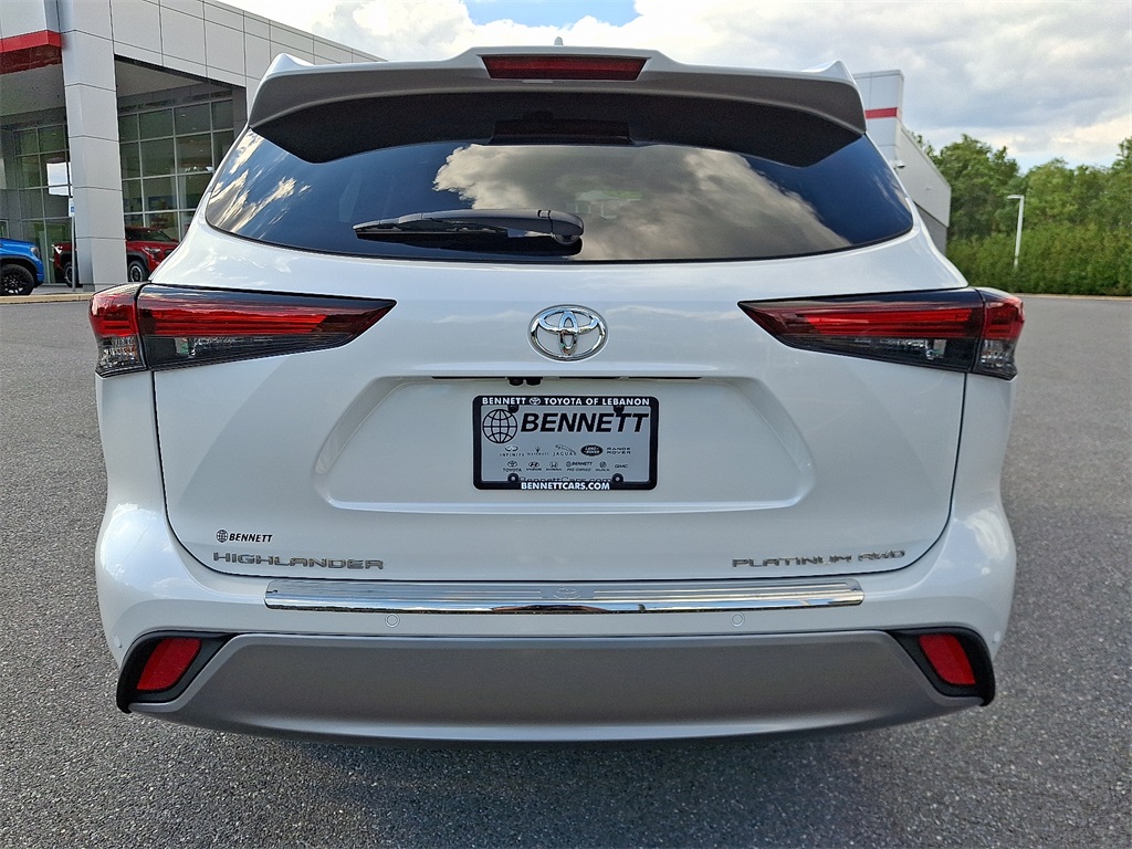 2024 Toyota Highlander Platinum photo 3