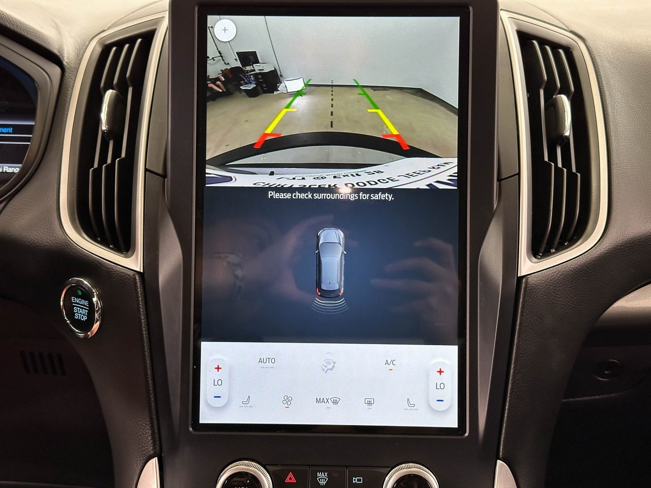 2023 Ford Edge SEL photo 9