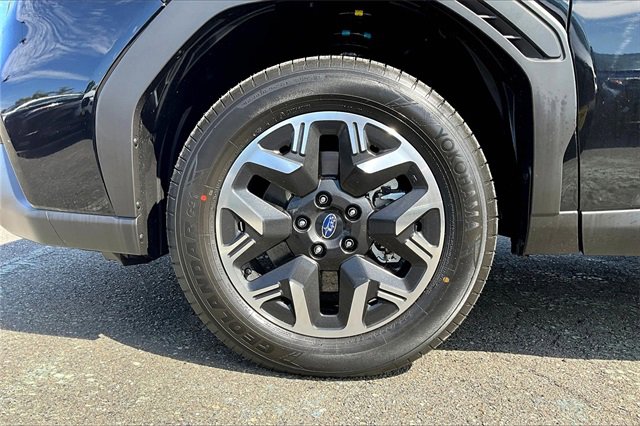 2025 Subaru Forester Premium Base photo 13