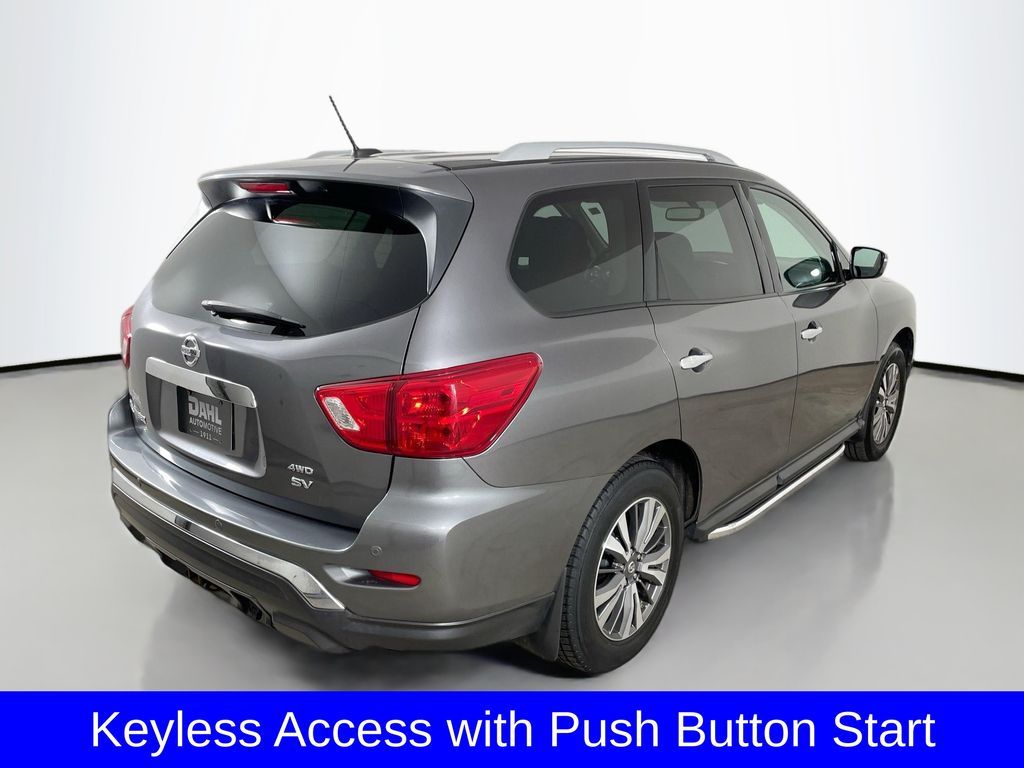 2017 Nissan Pathfinder SV photo 7