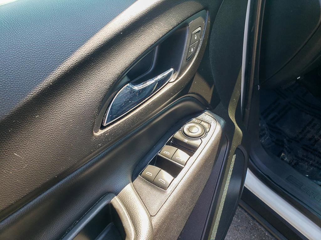 2018 Chevrolet Equinox LT photo 9