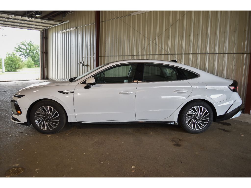 2025 Hyundai Sonata Hybrid Limited photo 4