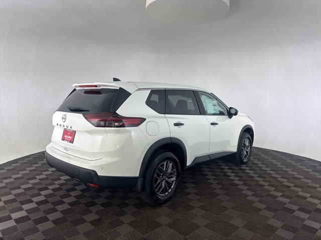 2026 Nissan Rogue S photo 8