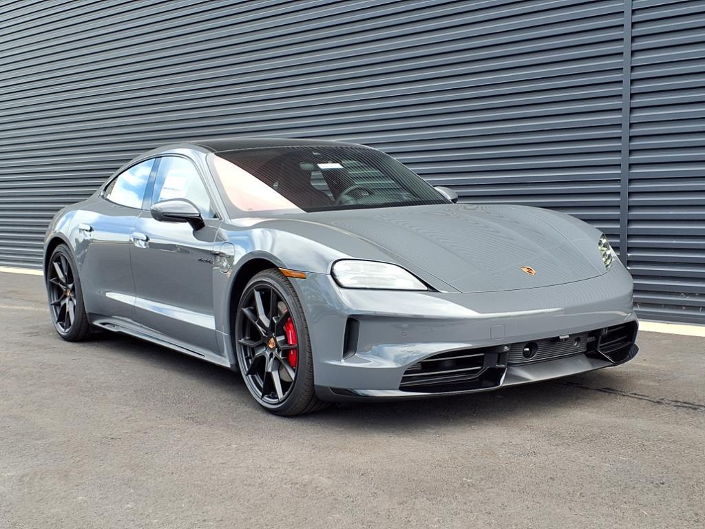 2026 Porsche Taycan GTS photo 30