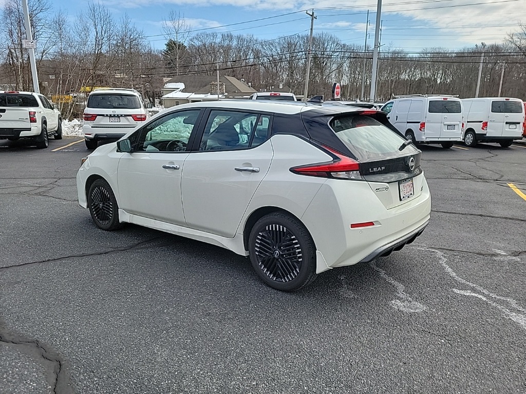 2023 Nissan Leaf SV Plus photo 3