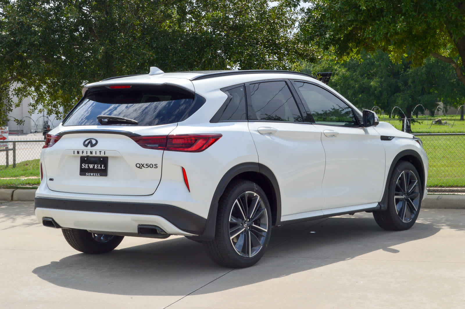 2025 Infiniti QX50 SPORT AWD photo 2
