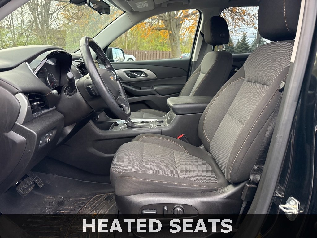 2018 Chevrolet Traverse Cloth 1LT photo 2