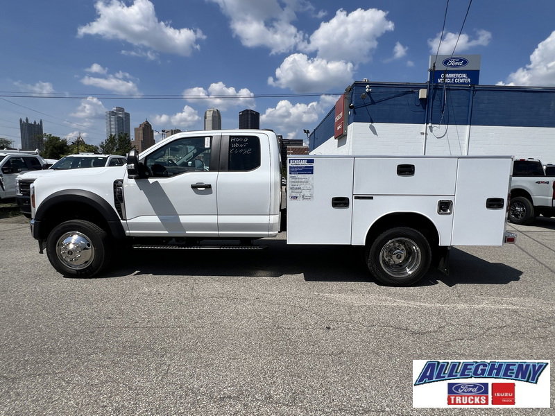 2025 Ford F-550 XL photo 2