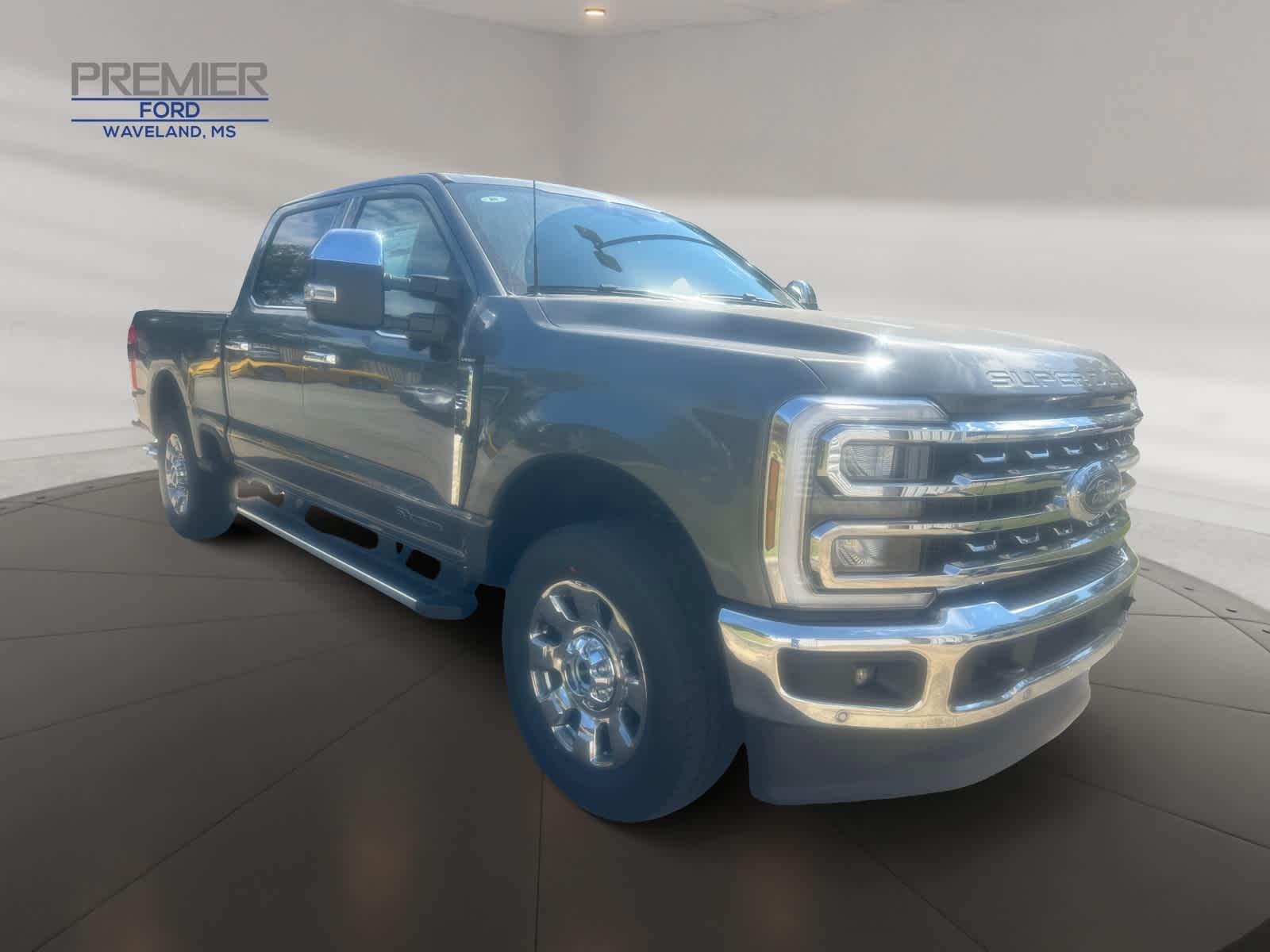 2026 Ford F-250 Lariat photo 7