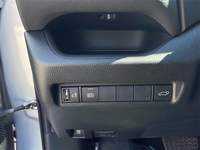 2019 Toyota RAV4 Hybrid XSE photo 18