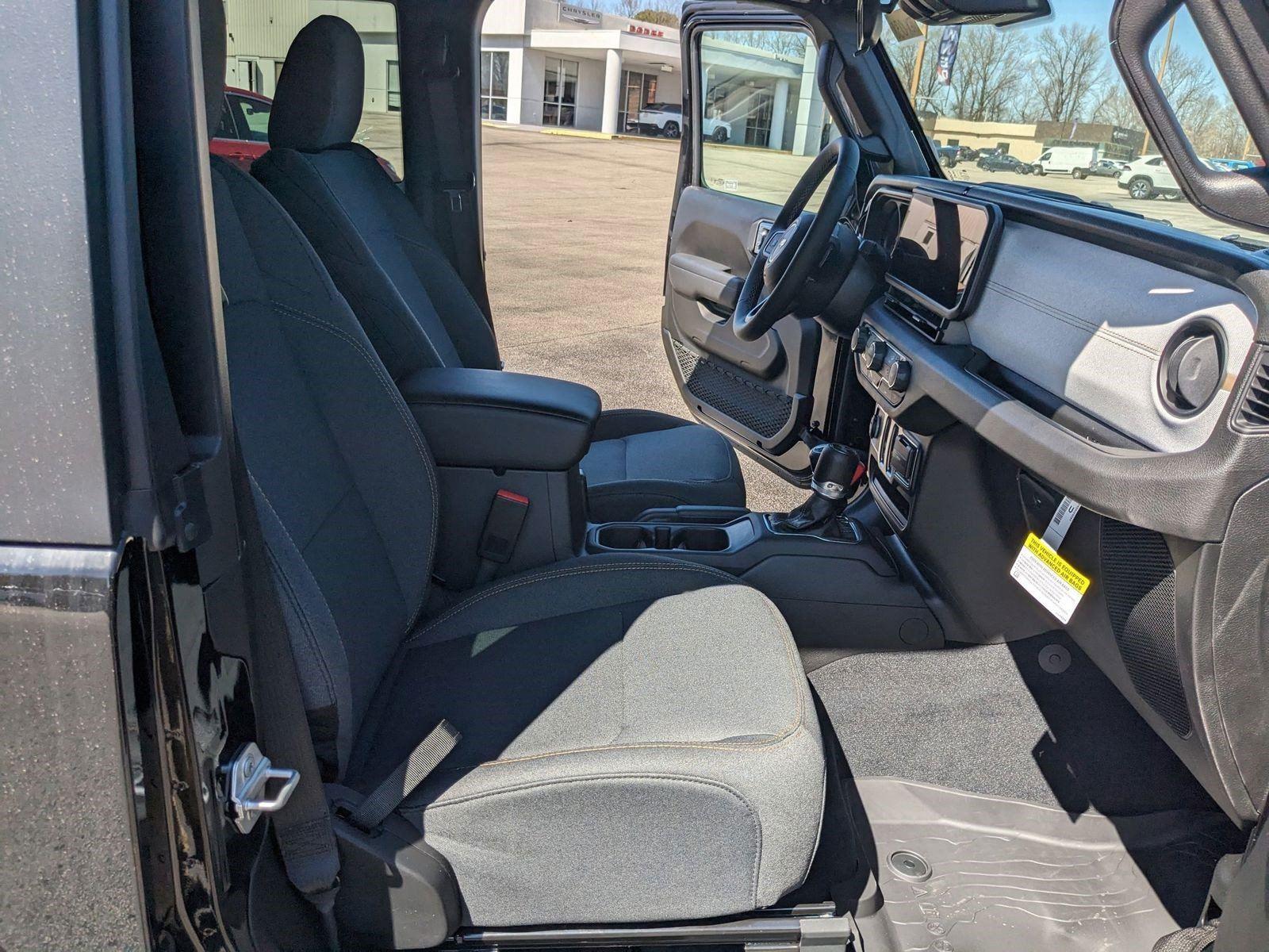 2025 Jeep Wrangler Sport S photo 13