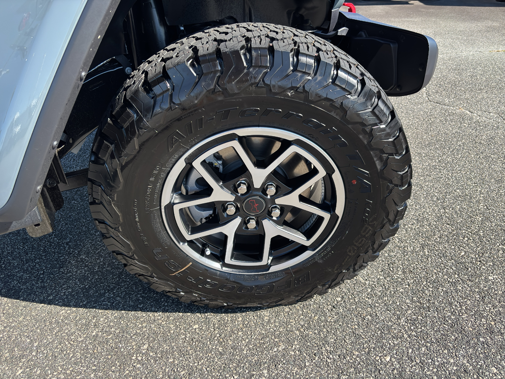 2025 Jeep Wrangler Rubicon photo 18
