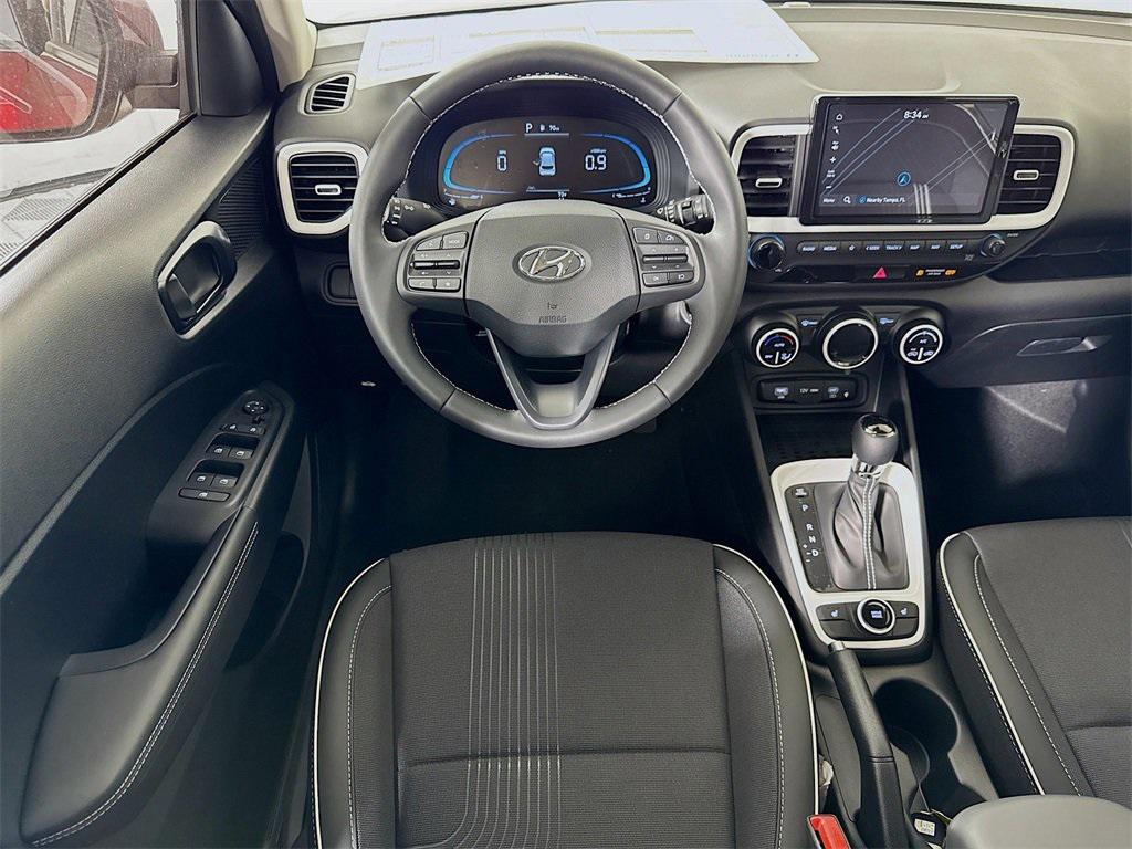 2025 Hyundai Venue Limited photo 14