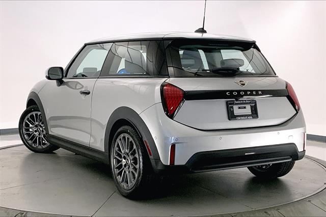 2026 Mini Cooper Hardtop 2 Door Signature photo 2