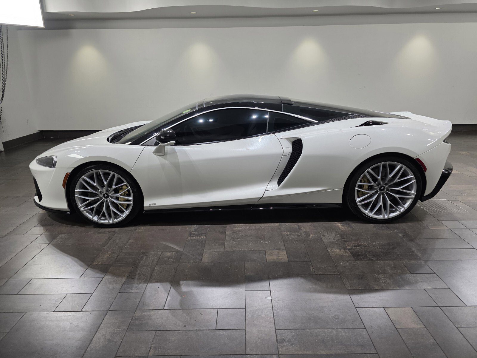 2025 Mclaren GTS photo 3