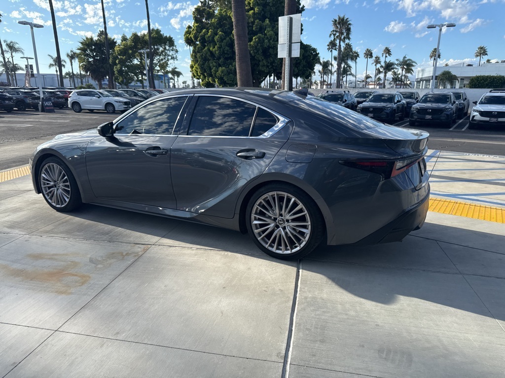 2024 Lexus IS 300 photo 17