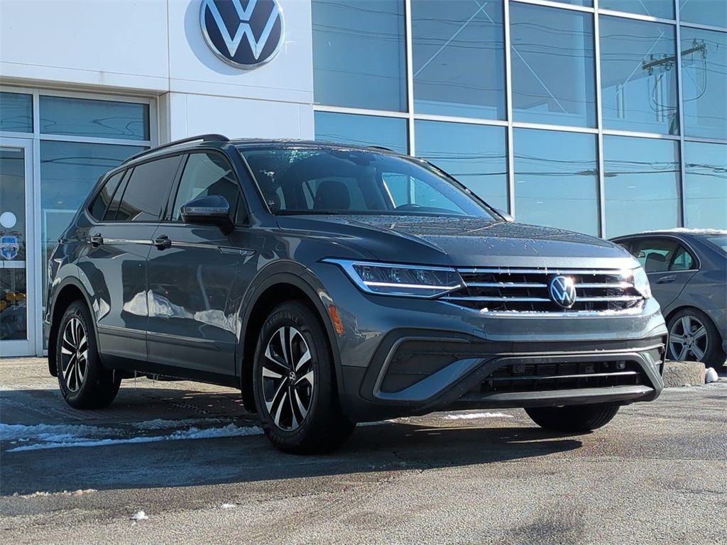 2024 Volkswagen Tiguan S photo 2