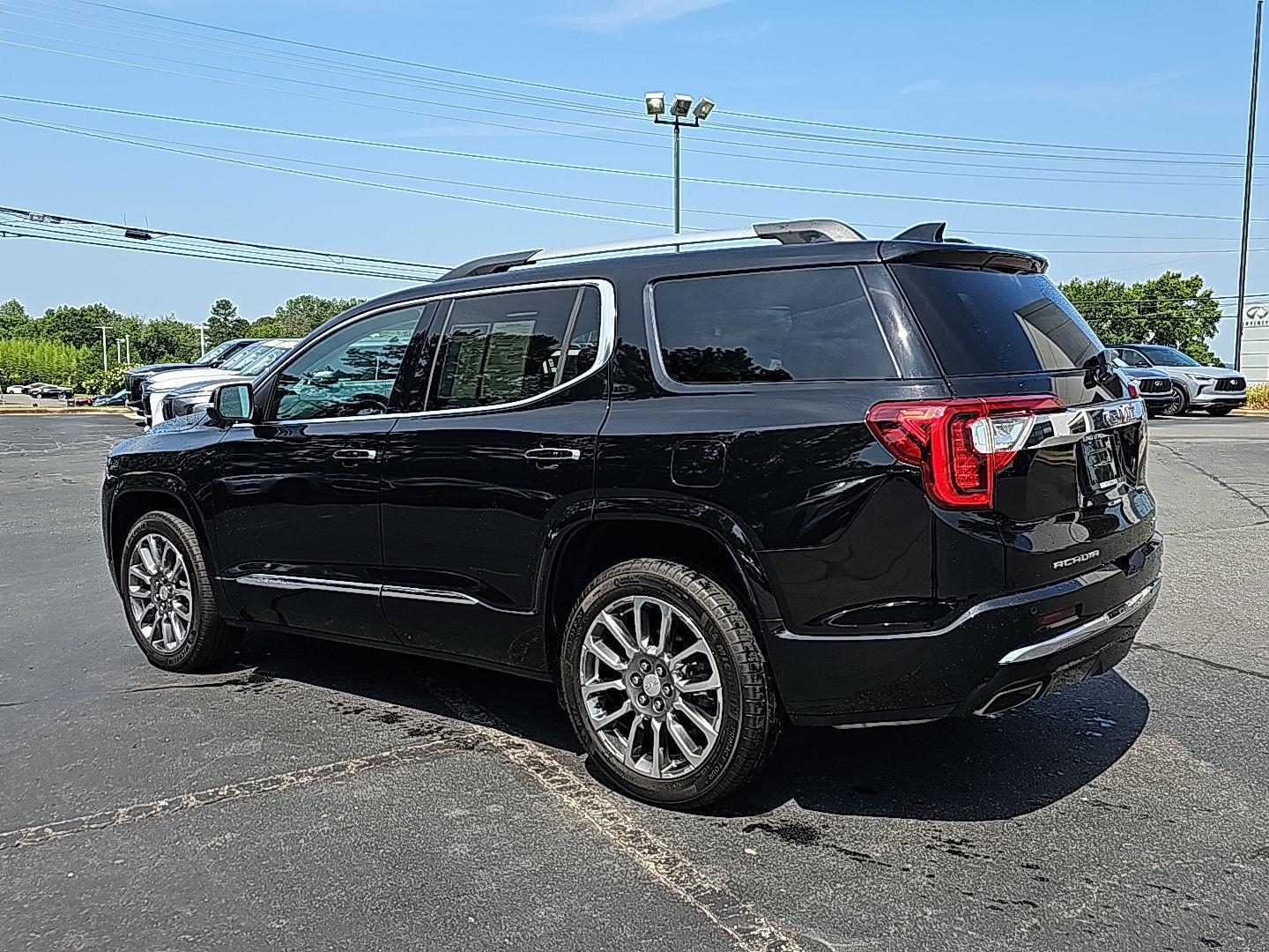 2023 Gmc Acadia Denali photo 3
