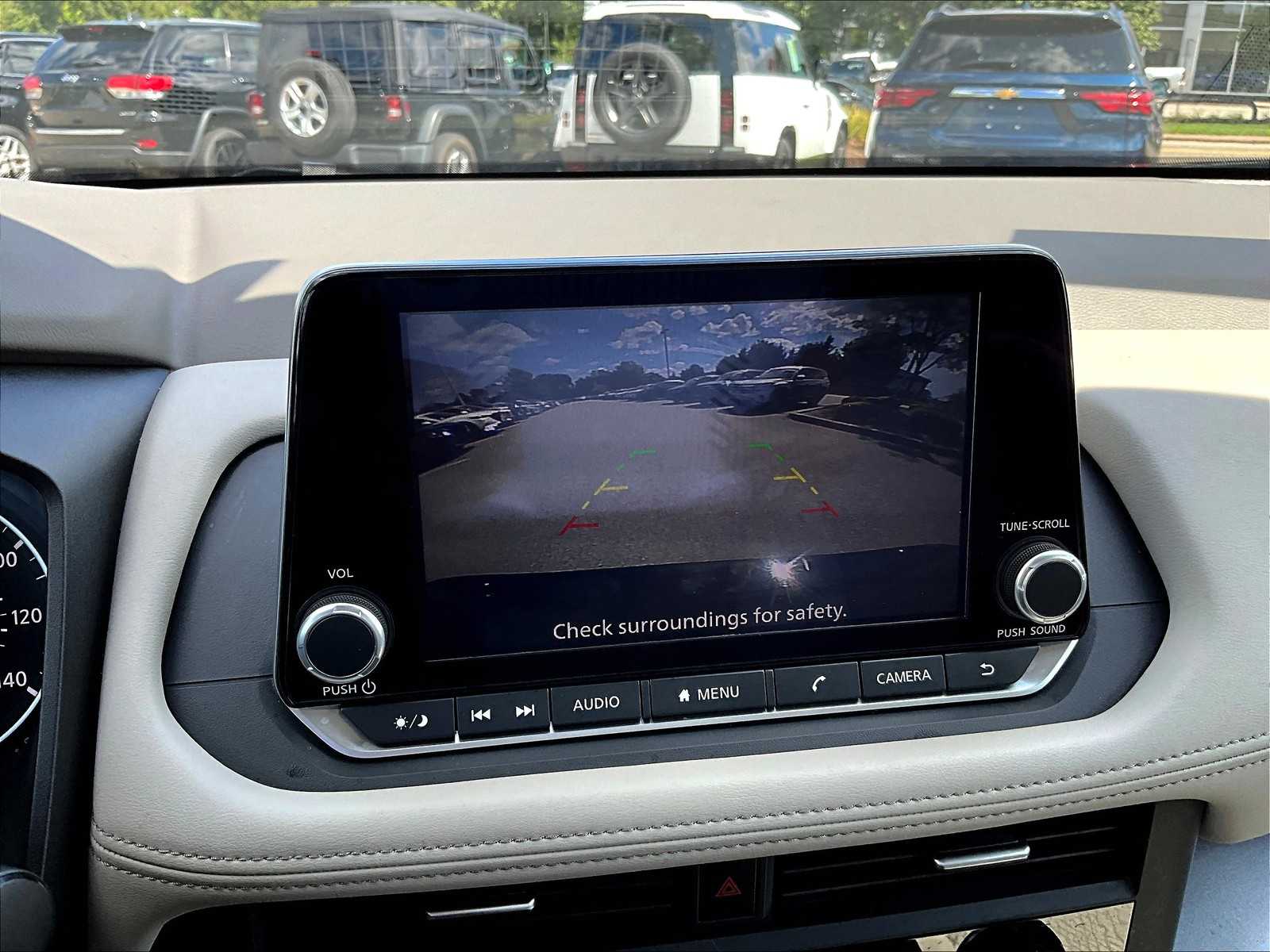 2025 Nissan Rogue SV photo 15