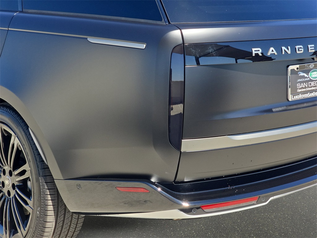 2025 Land Rover Range Rover SE photo 32