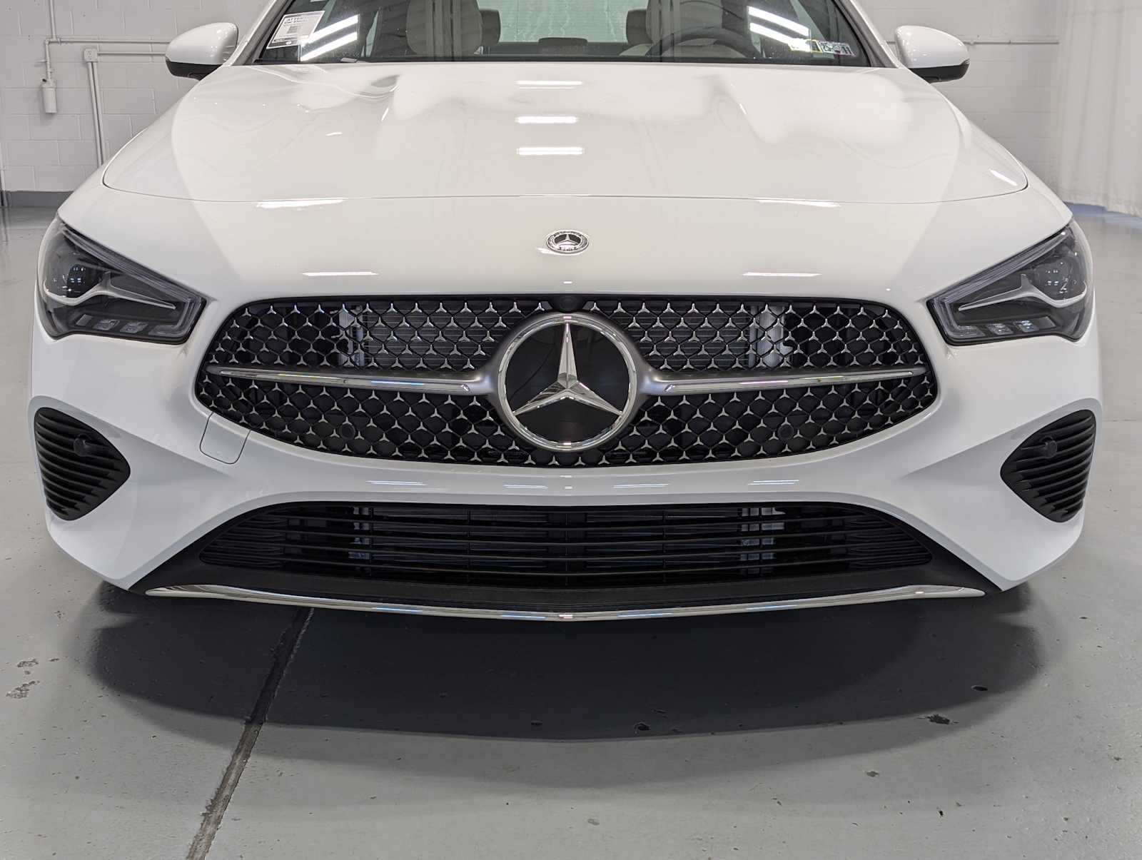 2025 Mercedes Benz CLA 250 4MATIC photo 2